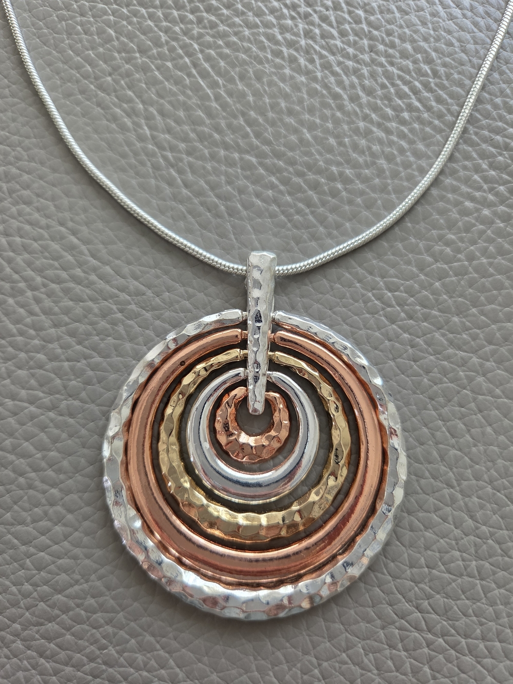 Hammered Multi-Ring Pendant Necklace Silver Rose Gold Tone & Earrings